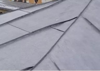 Fully weathered zinc coating