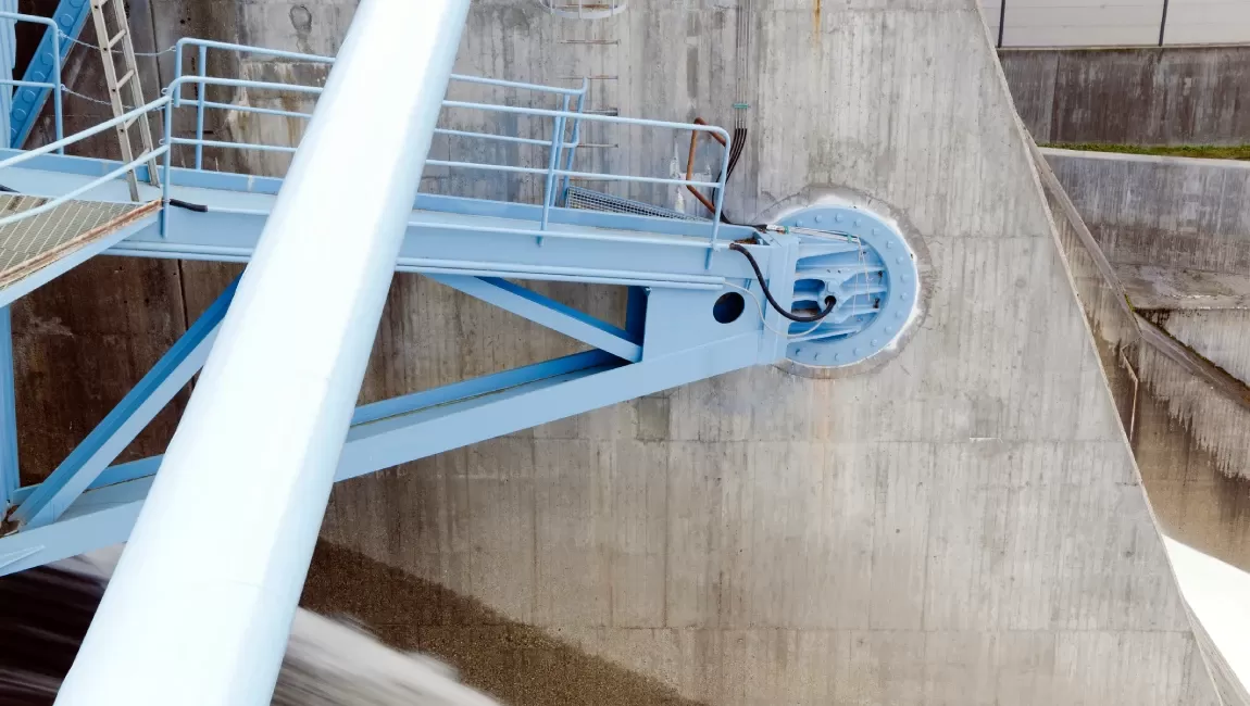 Anti‑corrosion protection systems for hydraulic structures