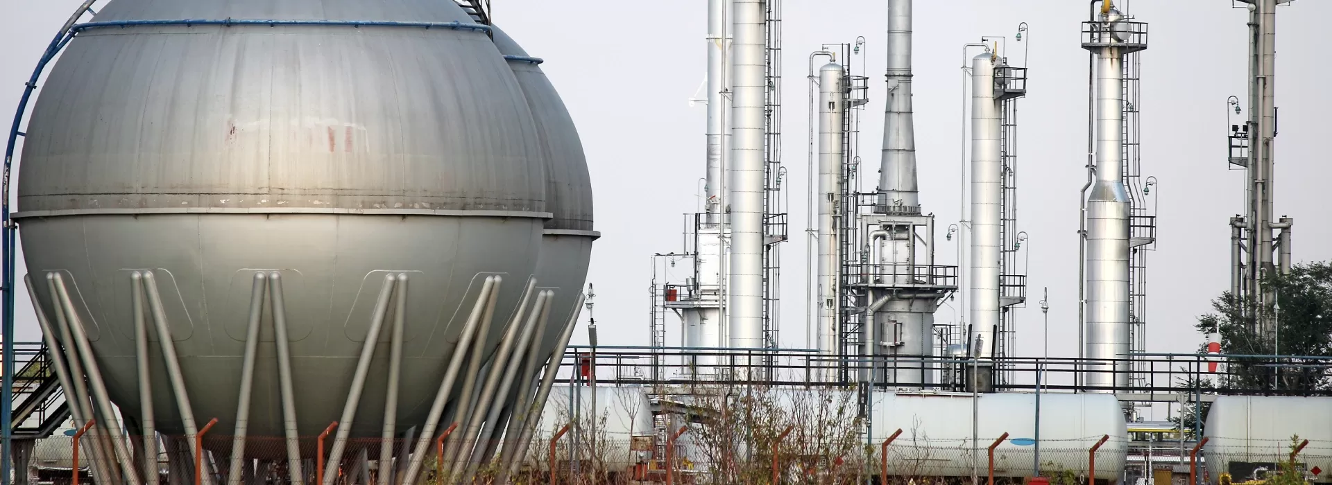 Tanks, chemical complex